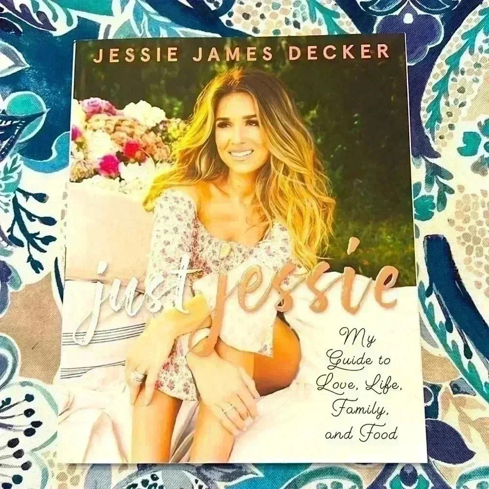 Just Jessie My Guide To Love, Life, Family and Food Book NWT